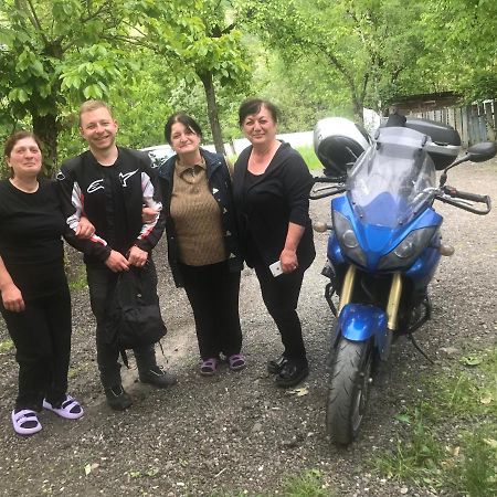 Butichi Guest House Chiatura Bagian luar foto