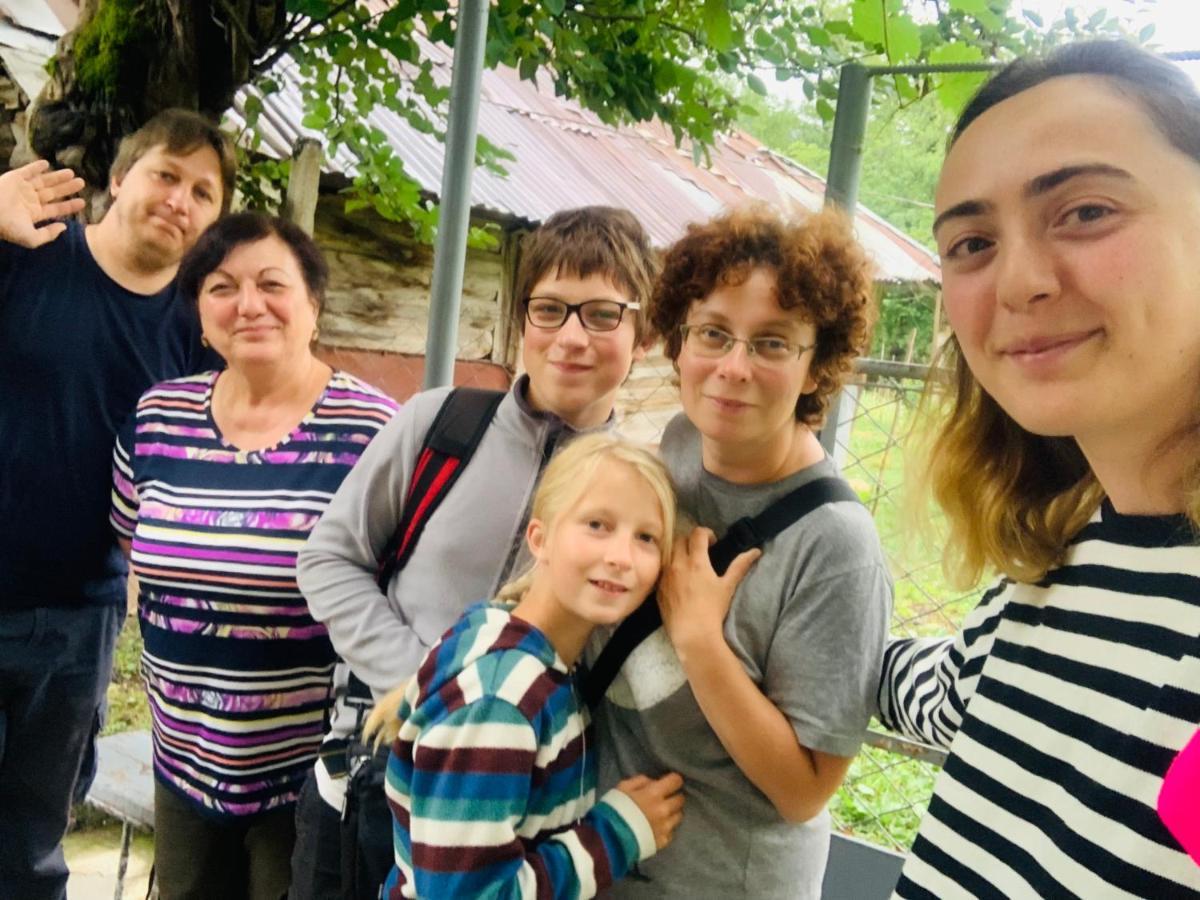 Butichi Guest House Chiatura Bagian luar foto