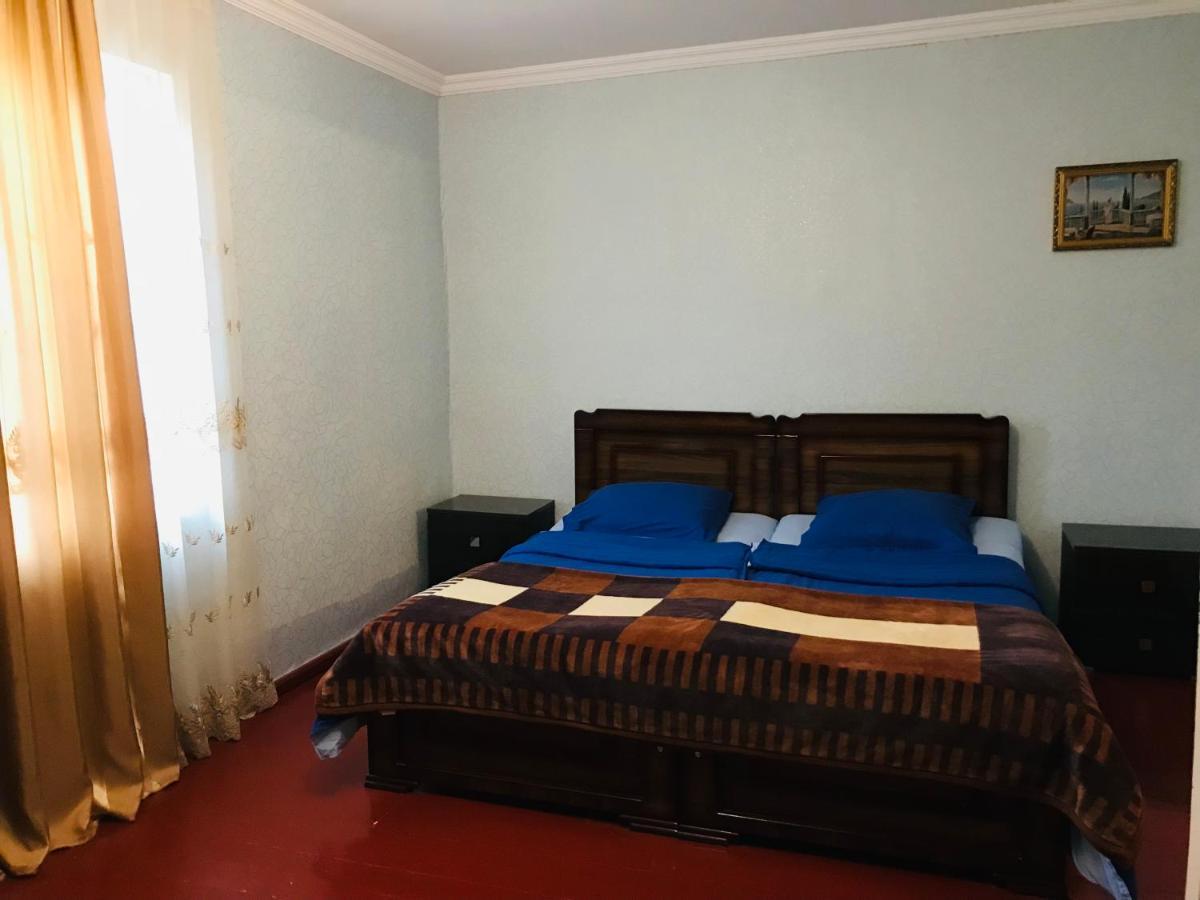 Butichi Guest House Chiatura Bagian luar foto