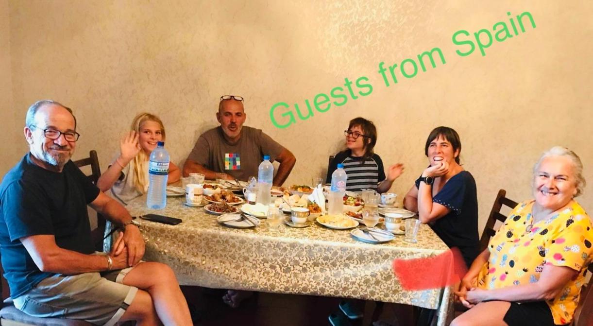 Butichi Guest House Chiatura Bagian luar foto