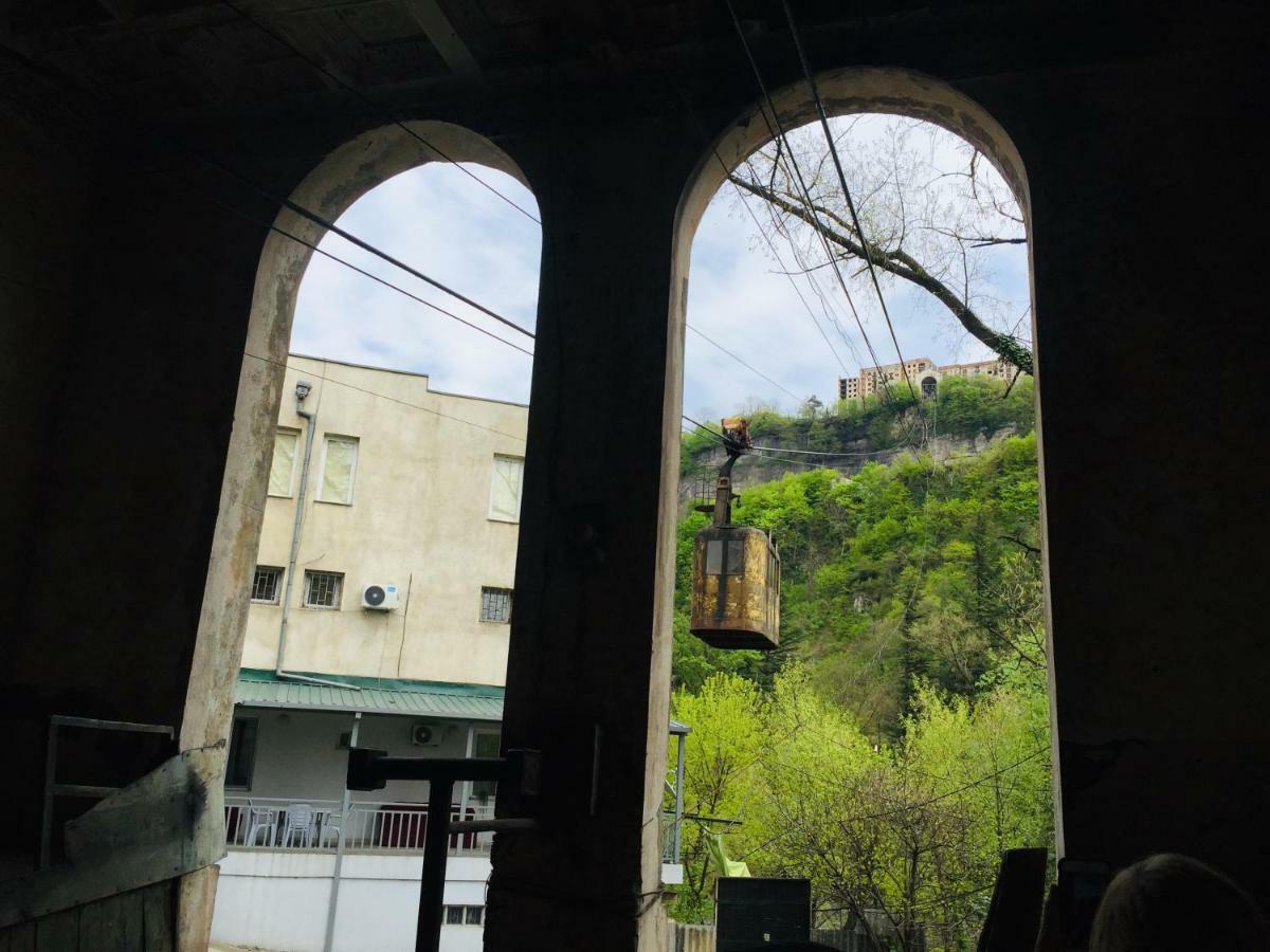 Butichi Guest House Chiatura Bagian luar foto
