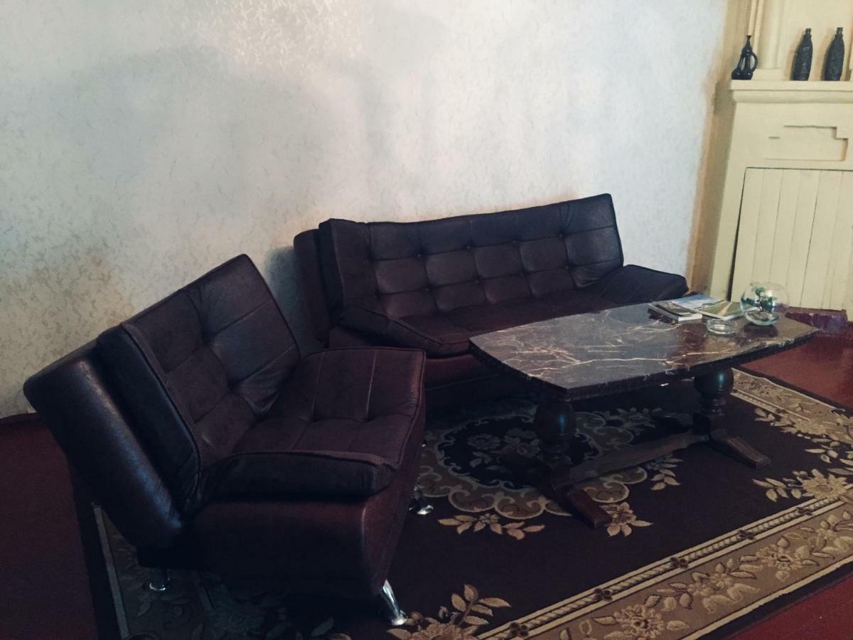 Butichi Guest House Chiatura Bagian luar foto