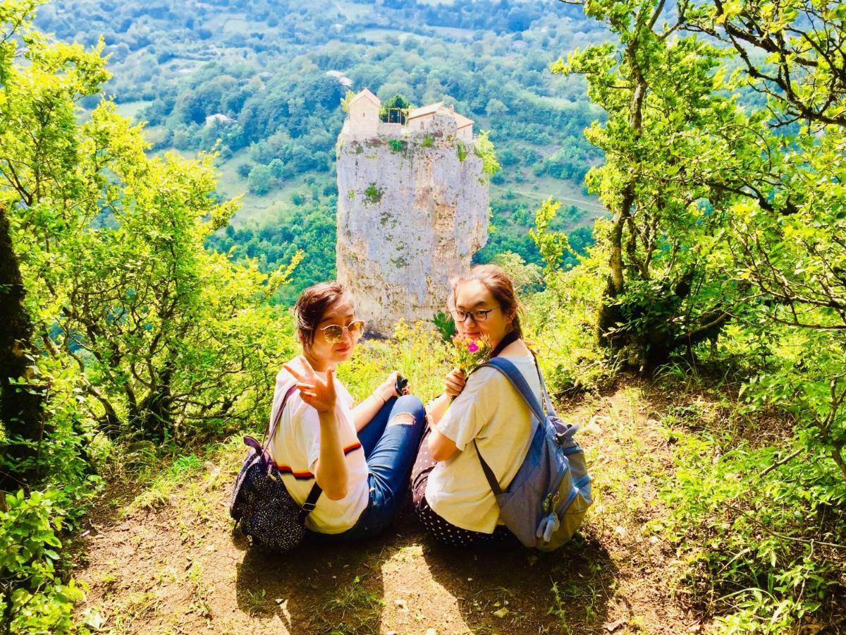 Butichi Guest House Chiatura Bagian luar foto